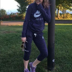 Nike sweatshirt/sweatpants combo